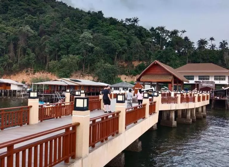 Majatalo บ้านระเบียงเลหลังสวน ทั้งหลัง 2 นอน 2 น้ำ 1 ครัว