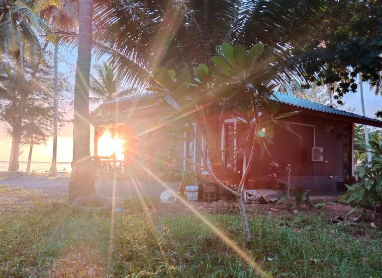 펜션 บ้านระเบียงเลหลังสวน ทั้งหลัง 2 นอน 2 น้ำ 1 ครัว