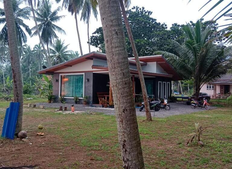 펜션 บ้านระเบียงเลหลังสวน ทั้งหลัง 2 นอน 2 น้ำ 1 ครัว