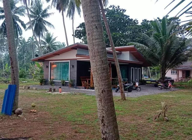 Majatalo บ้านระเบียงเลหลังสวน ทั้งหลัง 2 นอน 2 น้ำ 1 ครัว