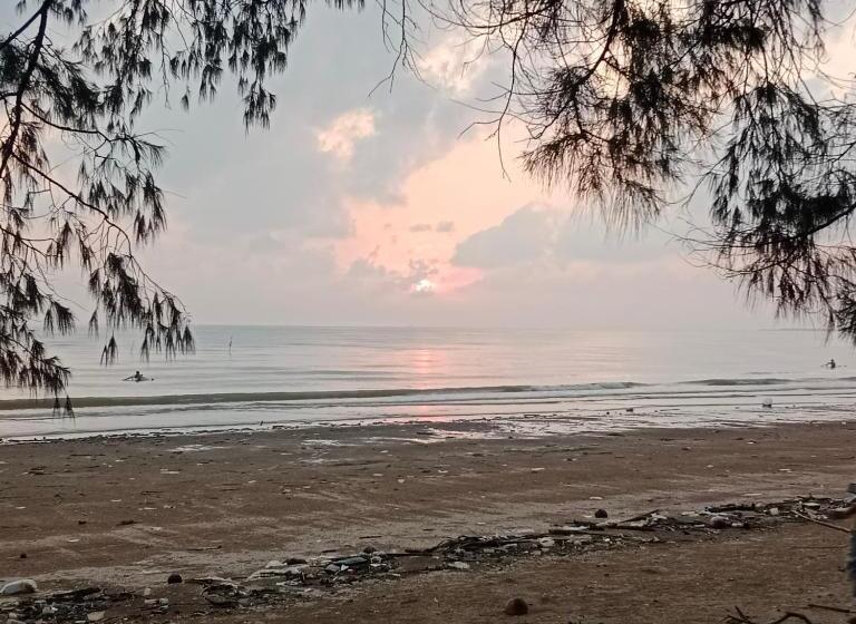 펜션 บ้านระเบียงเลหลังสวน ทั้งหลัง 2 นอน 2 น้ำ 1 ครัว