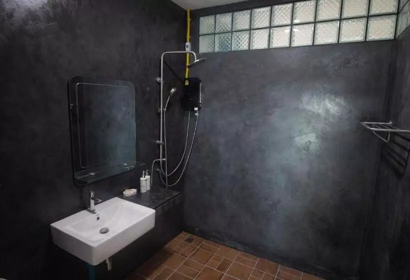 Majatalo บ้านระเบียงเลหลังสวน ทั้งหลัง 2 นอน 2 น้ำ 1 ครัว