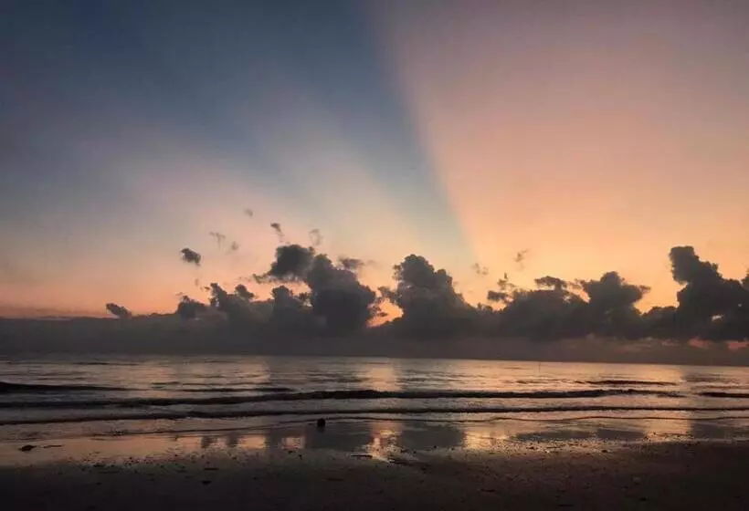 Majatalo บ้านระเบียงเลหลังสวน ทั้งหลัง 2 นอน 2 น้ำ 1 ครัว