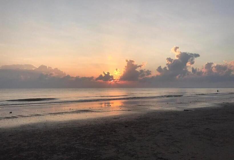 펜션 บ้านระเบียงเลหลังสวน ทั้งหลัง 2 นอน 2 น้ำ 1 ครัว