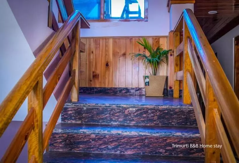 ペンション Trimurti B&b Home Stay