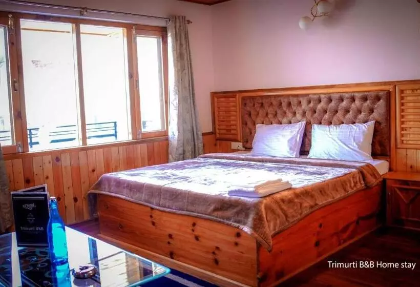 ペンション Trimurti B&b Home Stay