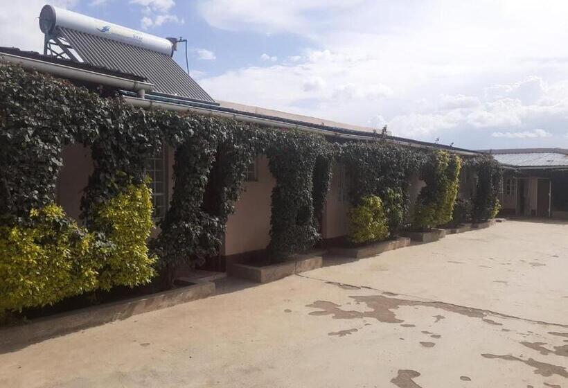 استراحتگاه Flavours Lounge Gilgil