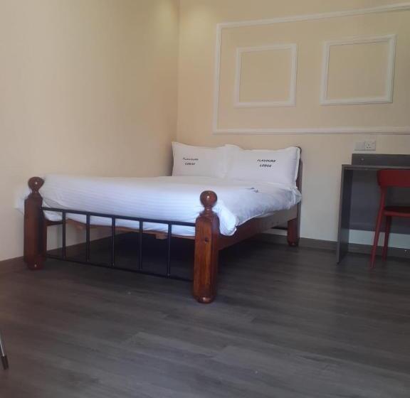 استراحتگاه Flavours Lounge Gilgil