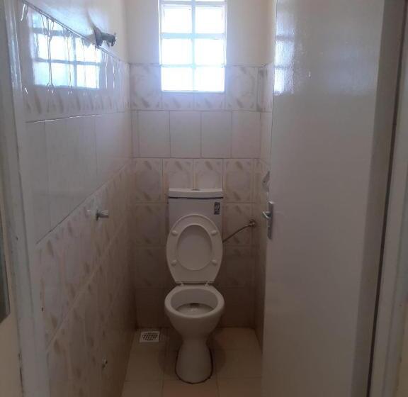 استراحتگاه Flavours Lounge Gilgil