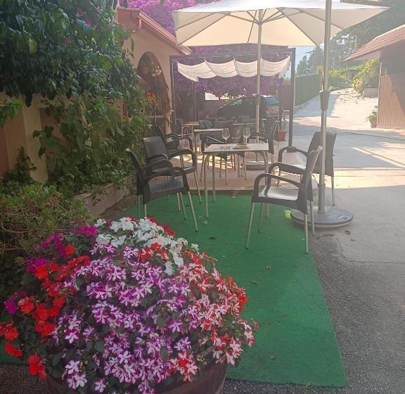 Albergue Bar Corisco