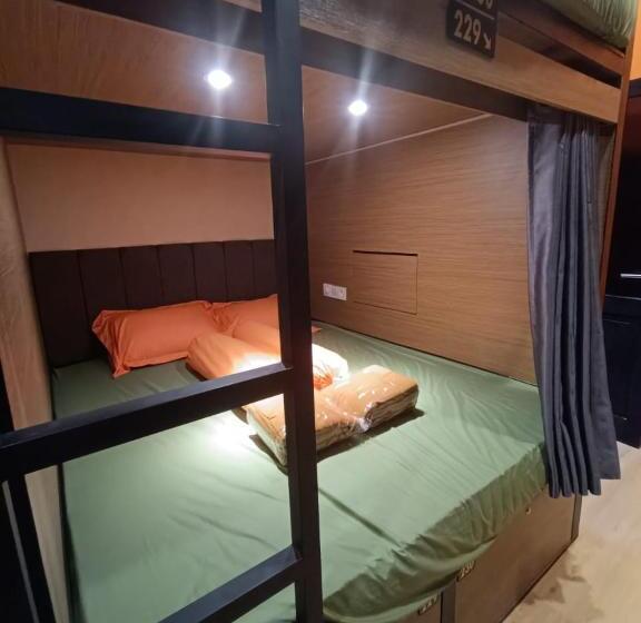 Капсульный Oтель Autumn Living