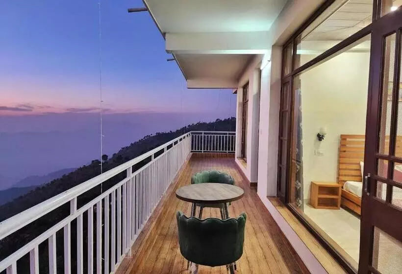 Hotelli Him Hilton Luxury