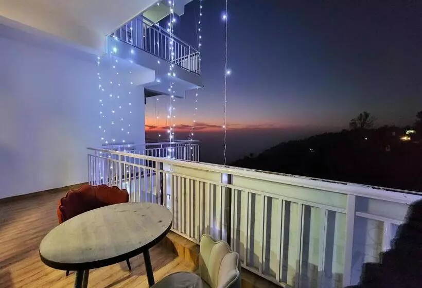 Hotelli Him Hilton Luxury