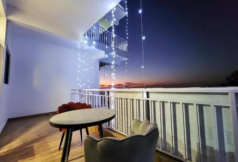 Hotelli Him Hilton Luxury