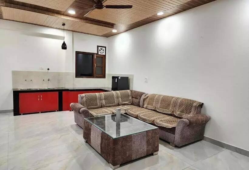 Hotelli Him Hilton Luxury