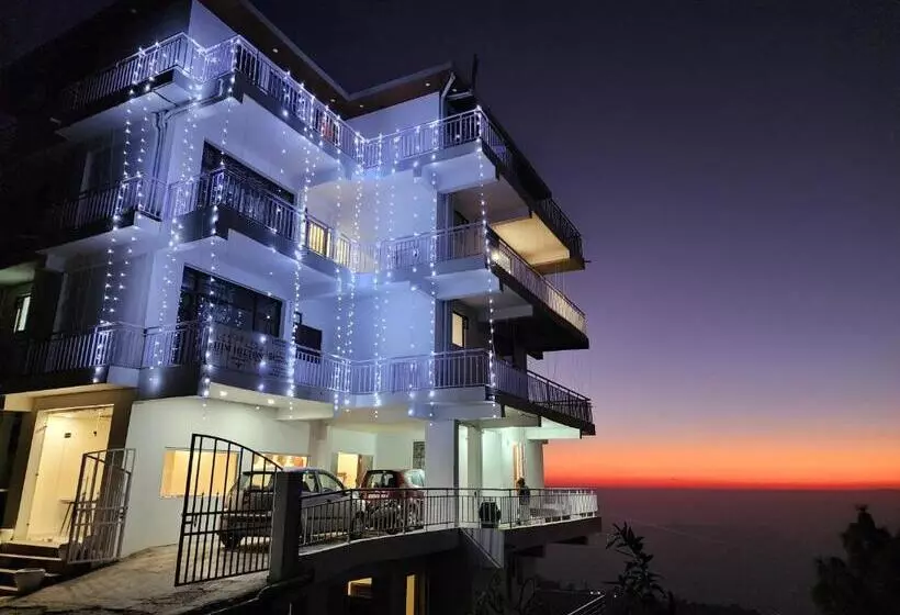 Hotelli Him Hilton Luxury