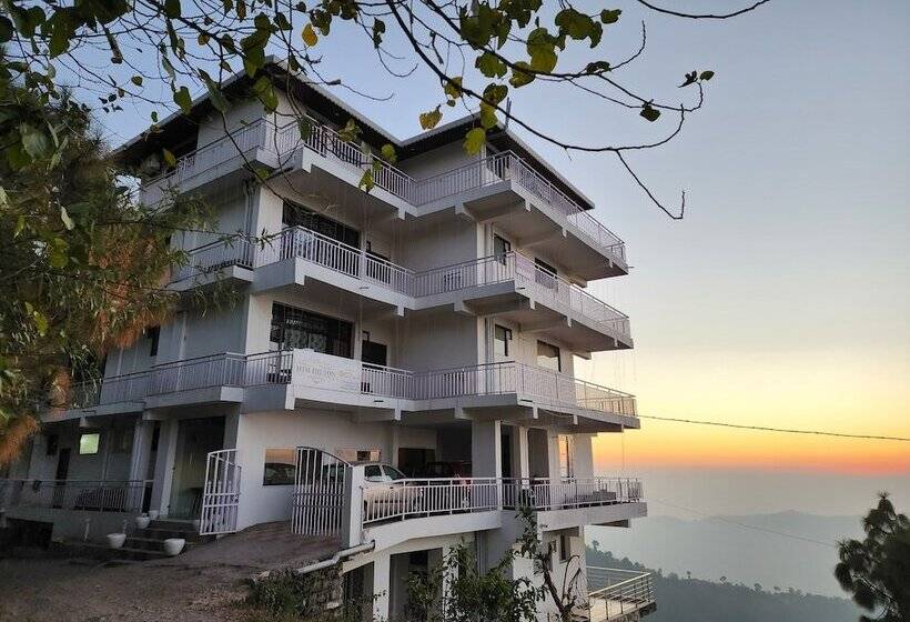 בית מלון כפרי Him Hilton Luxury