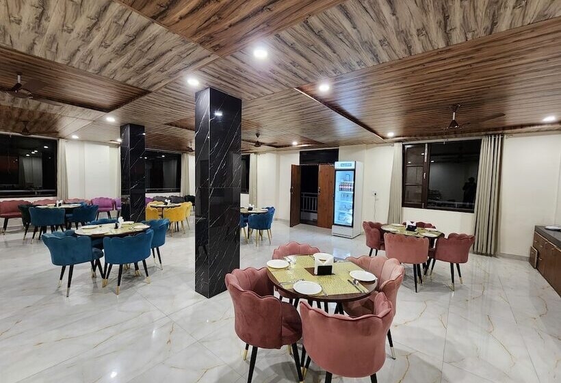 בית מלון כפרי Him Hilton Luxury