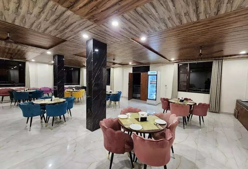 Hotelli Him Hilton Luxury