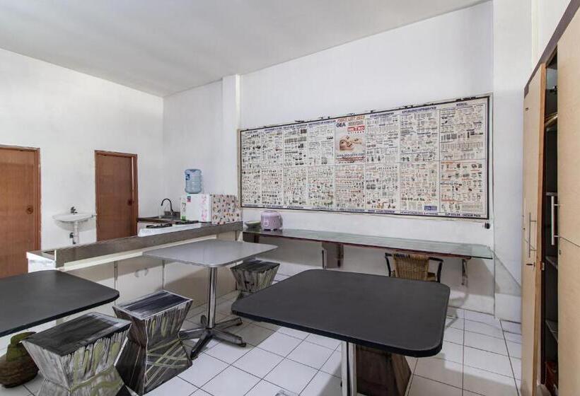 호텔 Bunk Bed Bali Near Sanur Mitra Reddoorz