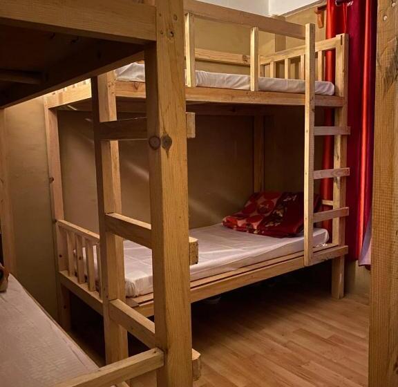 Mojo Cafe And Hostel