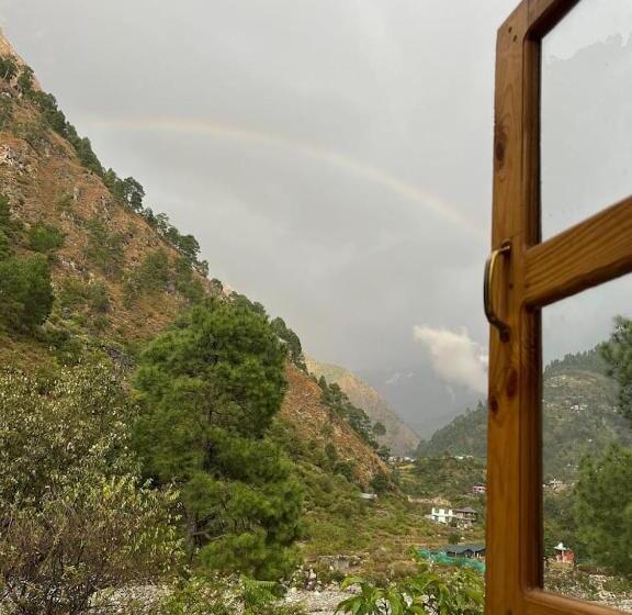 Mojo Cafe And Hostel