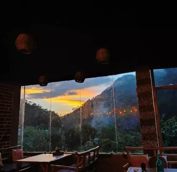 Mojo Cafe And Hostel