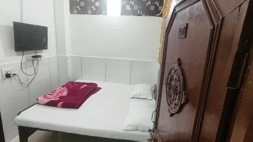 Oyo Hotel Raj Palace