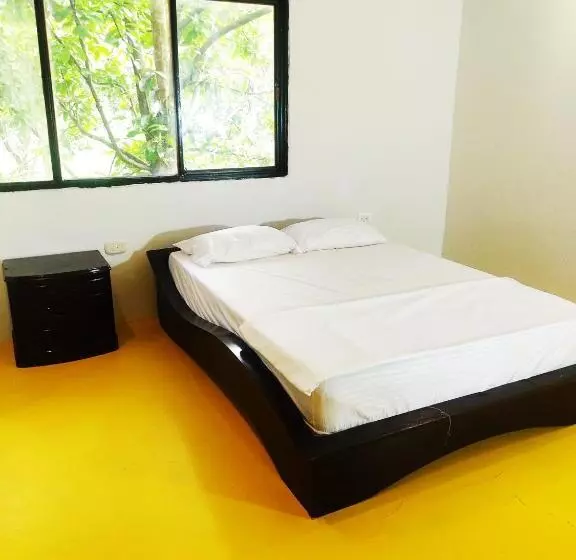 ペンション Amalaya Hostel