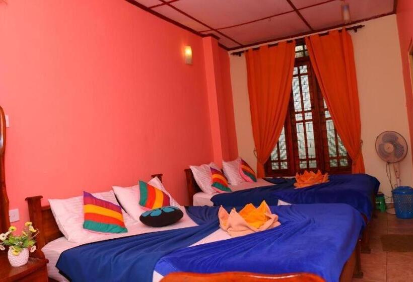 Pensión Little Heaven Guest