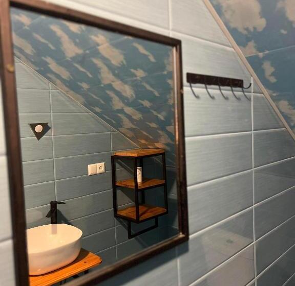 پانسیون Nino & Irodi S Guest House