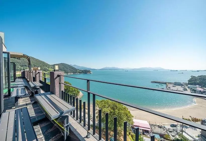 استراحتگاه Le Paradis Ocen View Spa Pension