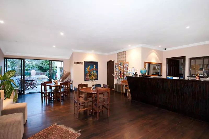 هتل Africa Beach B&b