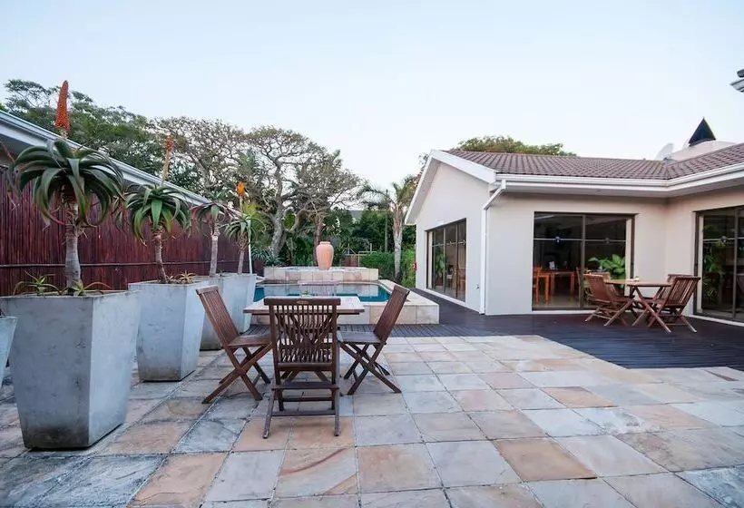 هتل Africa Beach B&b