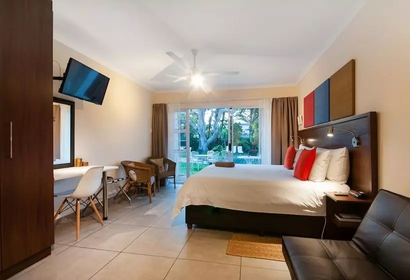 هتل Africa Beach B&b