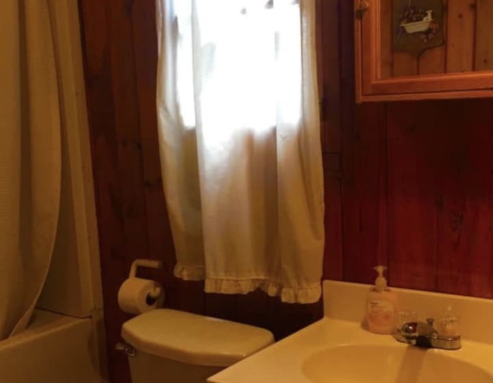 בית מלון כפרי American Oak Resort