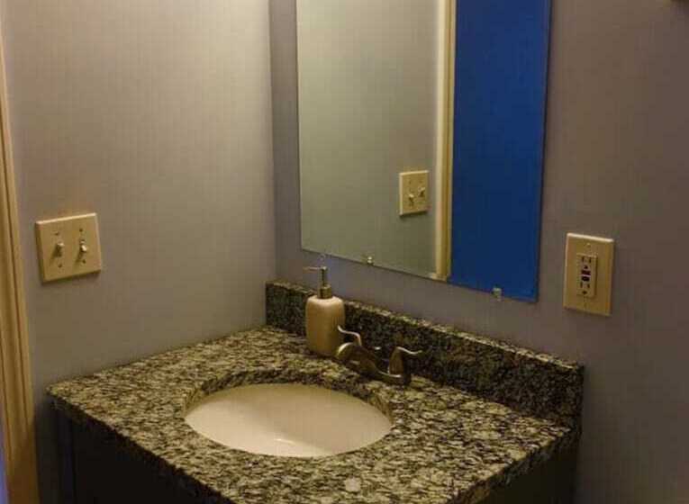 בית מלון כפרי American Oak Resort