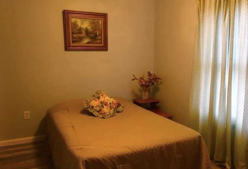 בית מלון כפרי American Oak Resort