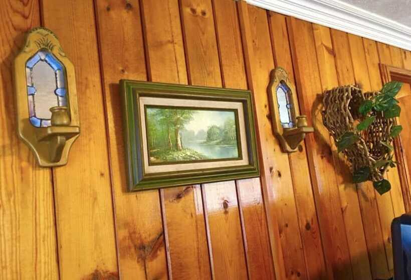 בית מלון כפרי American Oak Resort