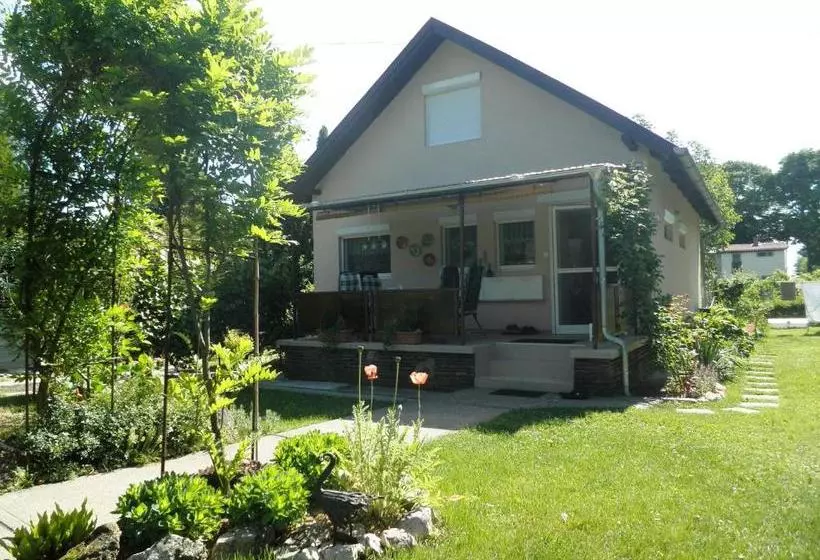 ホテル Appartment Balatongyoeroek