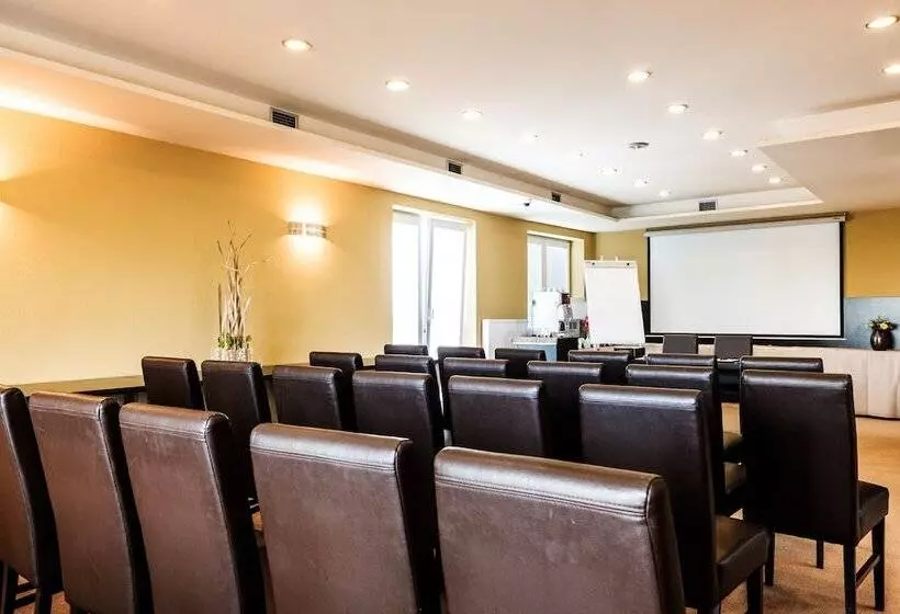ホテル Comfort With Free Wellness And Fitness Centrum