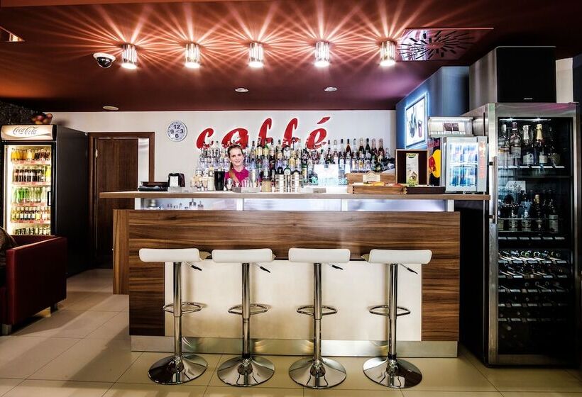 בית מלון כפרי Comfort With Free Wellness And Fitness Centrum