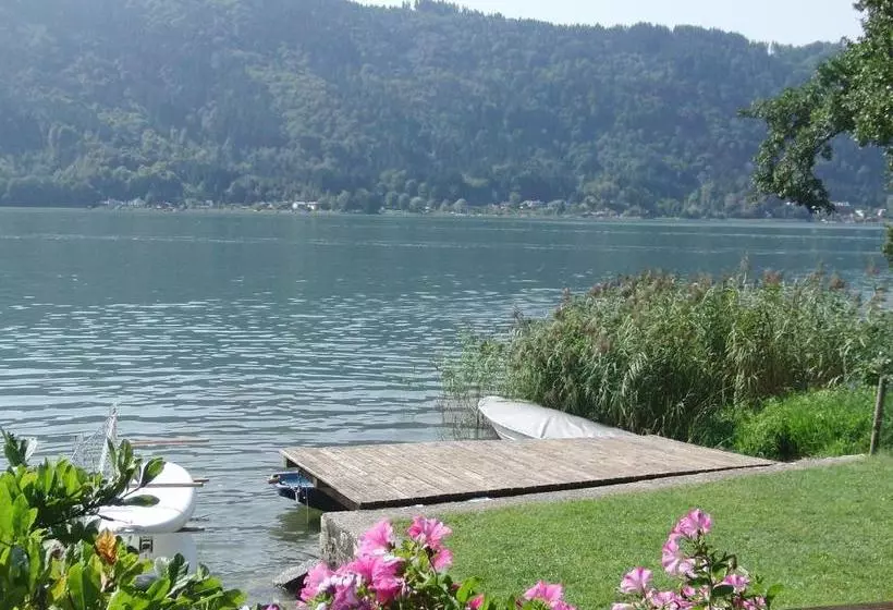 Hotelli Ferienwohnungen Kircher Villa Baudisch