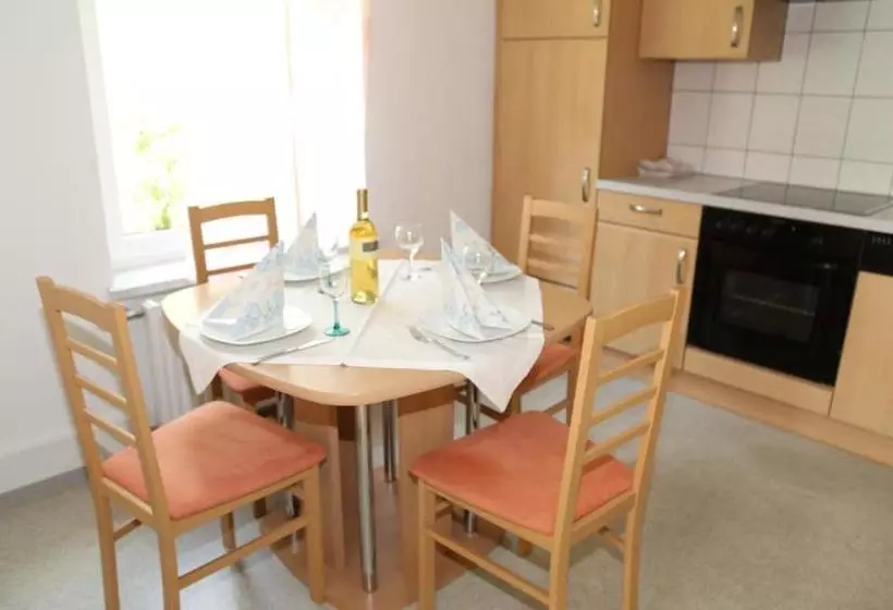 Hotelli Ferienwohnungen Kircher Villa Baudisch