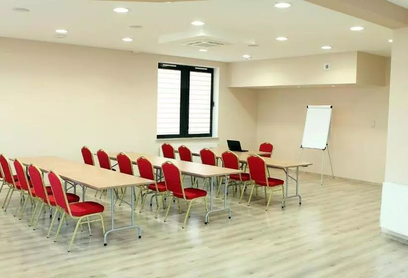 هتل Forum Fitness Spa & Wellness