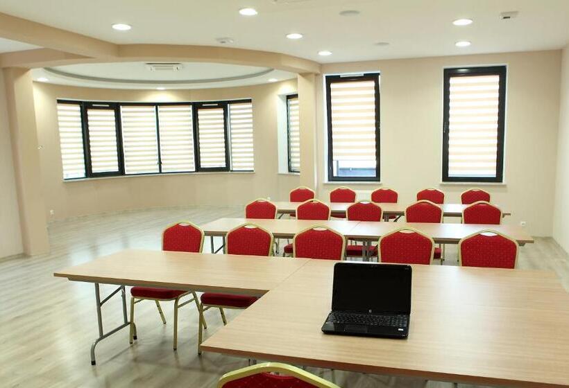 Отель Forum Fitness Spa & Wellness