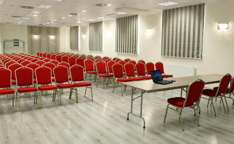 Отель Forum Fitness Spa & Wellness