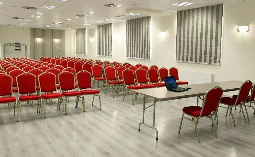 هتل Forum Fitness Spa & Wellness