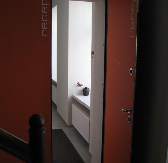 ホテル Home & Travel