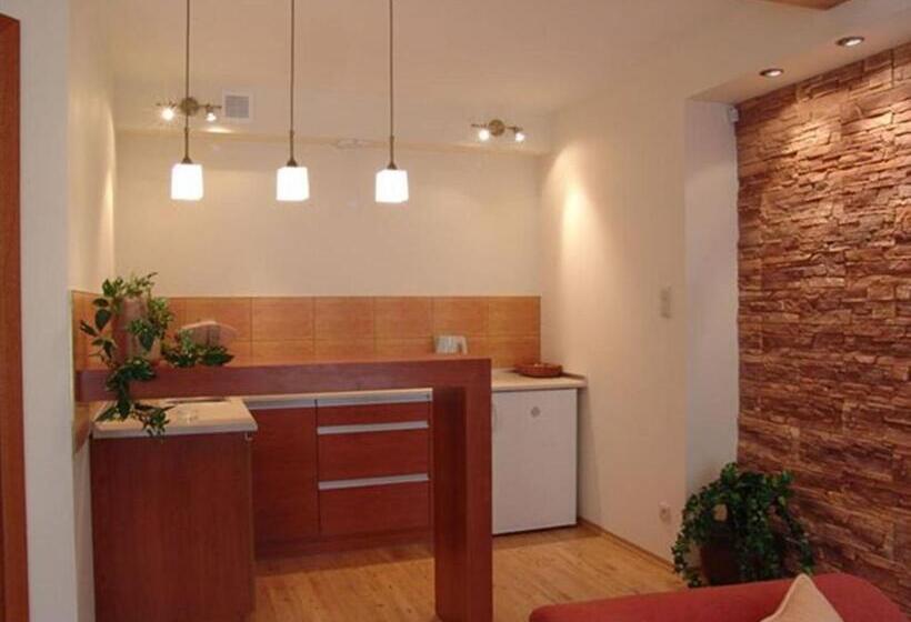 ホテル Home & Travel